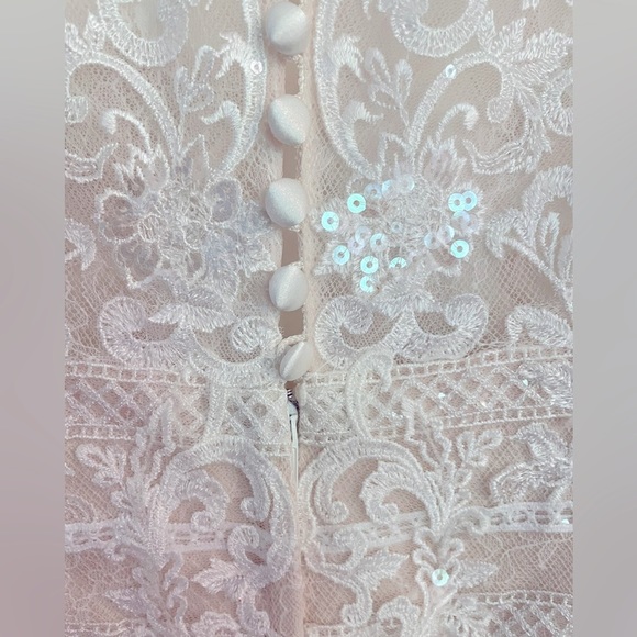 Oleg Cassini CWG807 cap sleeve plunging V neck. Ivory rose gold w/chapel train. - Picture 12 of 14